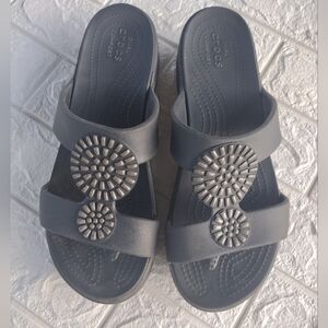 Crocs Womens Monterey Diamante Slide Wedge Sandals Size 11 Open Toe Floral Black